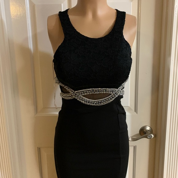 Women’s junior black lace top halter maxi bodycon dress size (S) sleeveless - Picture 4 of 10